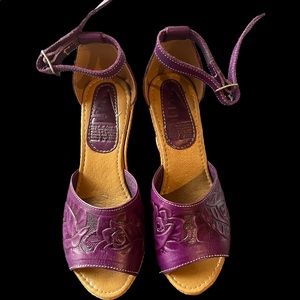 Purple wedge leather sandals